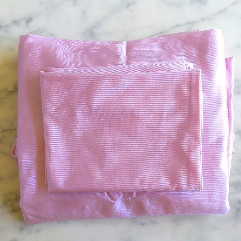 NWT. Ceylon Satin Pink Queen Size Conventional Sheet Set (4 PCs).